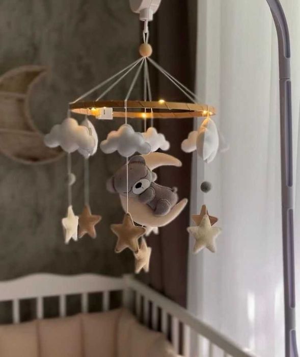 Мобіль у кроватку дитячу