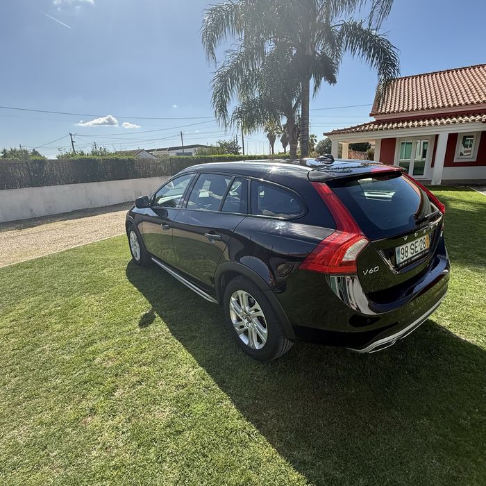 VOLVO V60 cross country