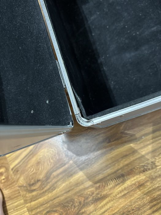 Kuferek ba lakiery i przyrzady do manicure i pedicure