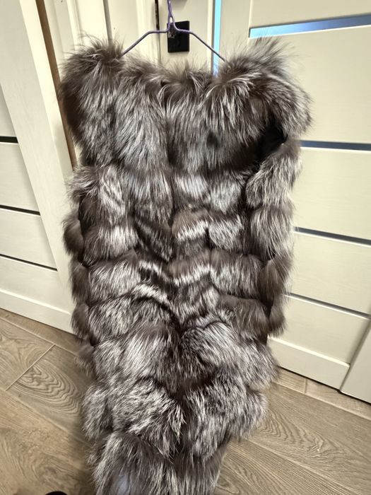Жилетка з чорнобурки жіноча