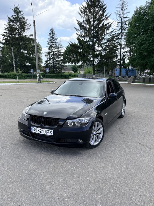 BMW E90 2.0 бенз