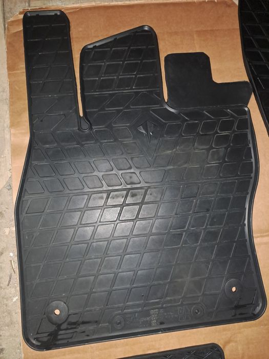 Килимки оригінальні гумові Шкода Октавія А7 ліфтбек