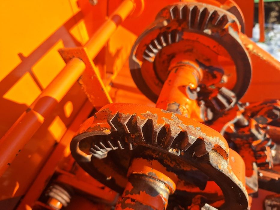 пресс подборщик/тюкопрес/
прес-підбирач Рівєра wartsila