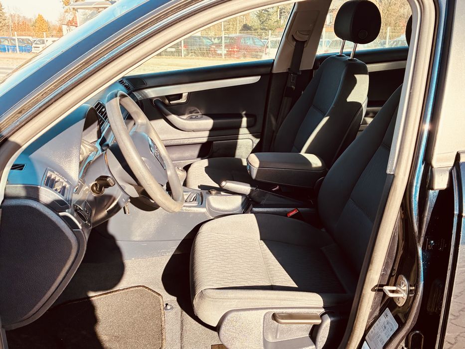 Audi a4 rok2006 poj 1.6 przeb 166 tys sedan zadbany zarejestrowany w kraju