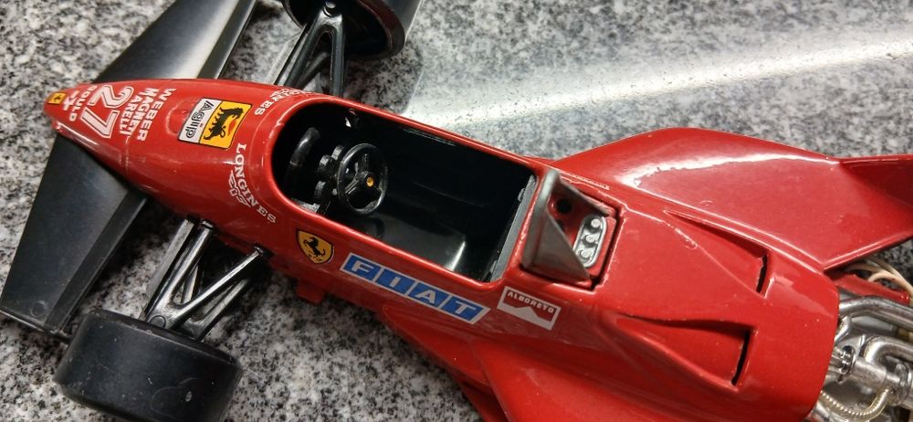 Miniatura Ferrari 126 C4 Bburago 1:24