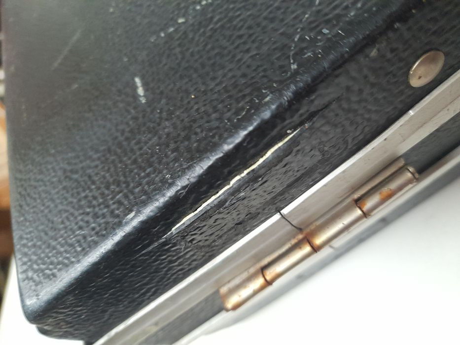 Винтажный дипломат.С канцелярией.80г.20в.