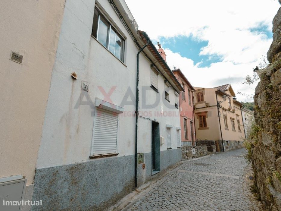 Moradia à Venda no Centro de Seia - Zona do Castelo!