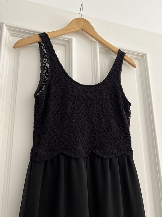 Vestido preto com renda