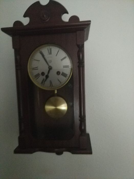 Antique Pendulum Clock430539299148288001