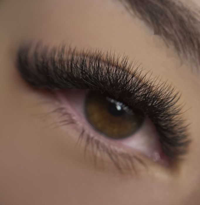 Alongamento de pestanas