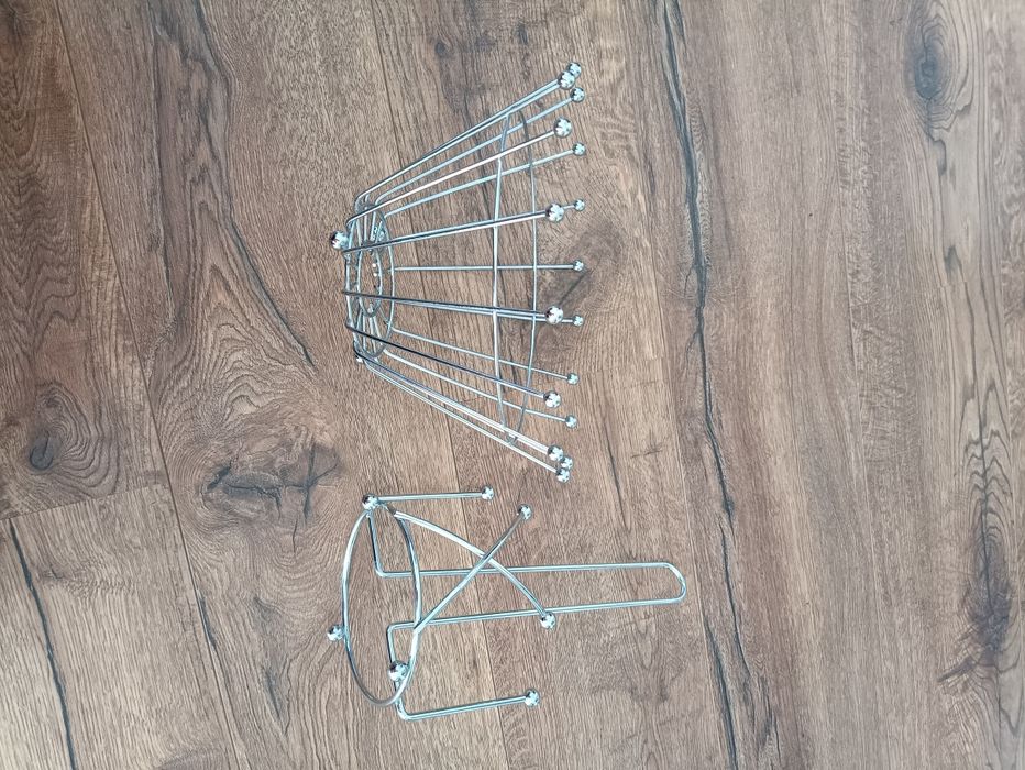 Komplet: stojak na ręcznik papierowy i kosz / koszyczek na owoce