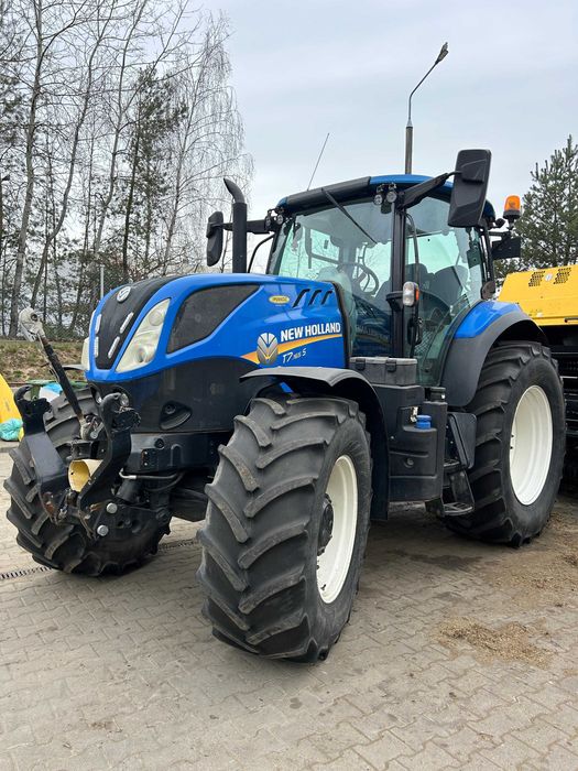 Ciągnik rolniczy T7.165 krajowy