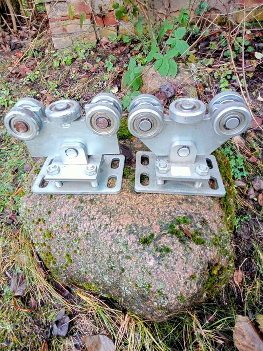 Wózki do bramy szyny 70x70