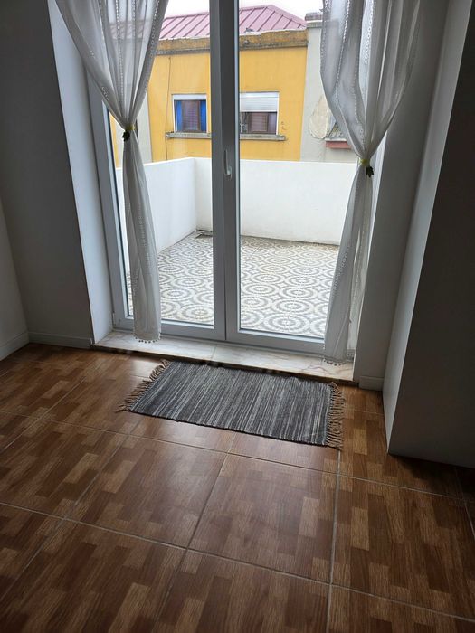 Arrenda-se T2 com Terraço Porto