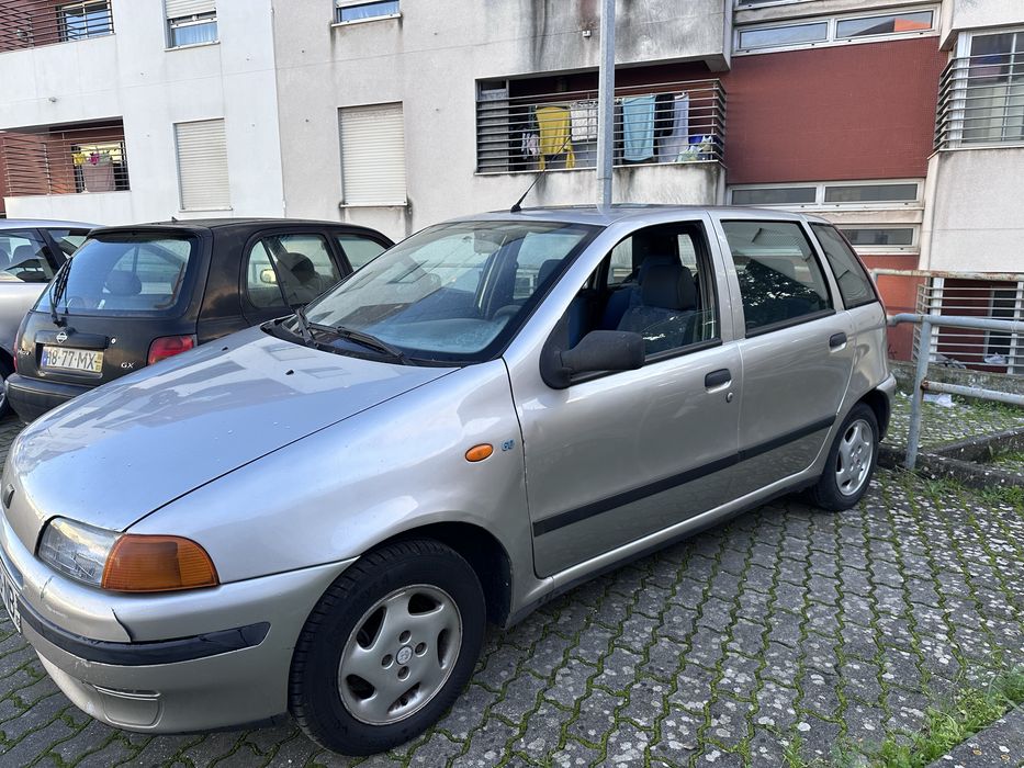 Fiat punto.64988336864001121