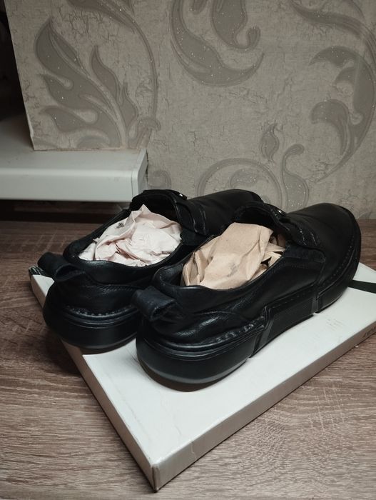 Продам кожаные туфли кросовки