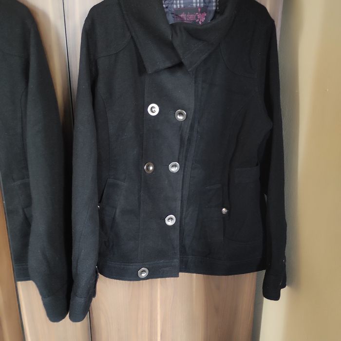 Krótki płaszcz damski