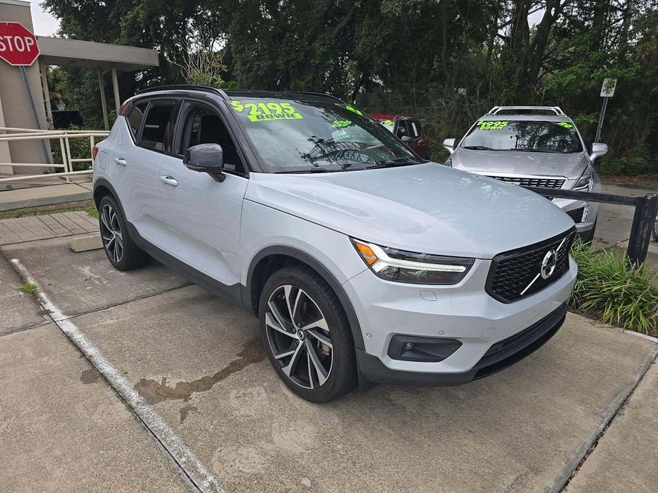 Volvo XC 40 T5 R-Design / AWD / niski przebieg