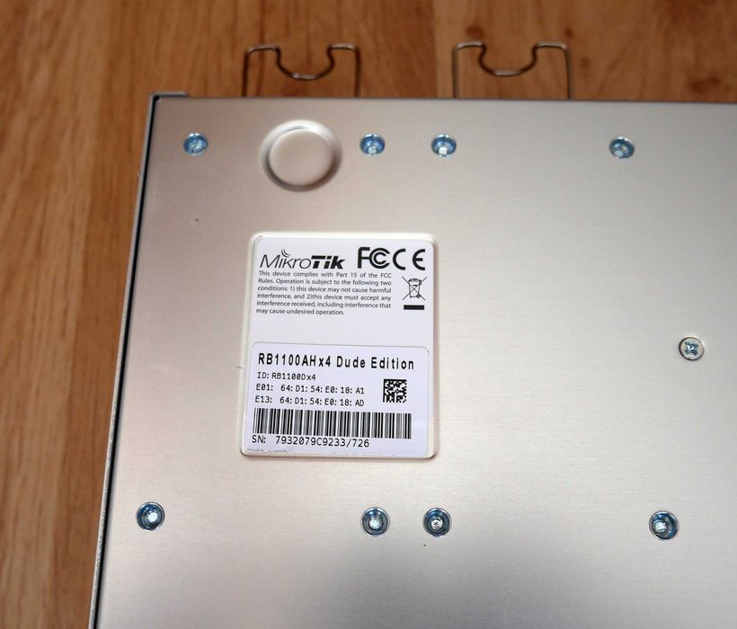 Router Mikrotik RB1100AHx4 Dude Edition, SSD, M.2, lepszy RB4011iGS