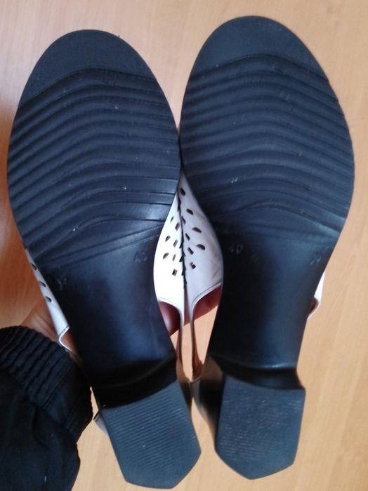 Жіночі літні шкіряні туфлі