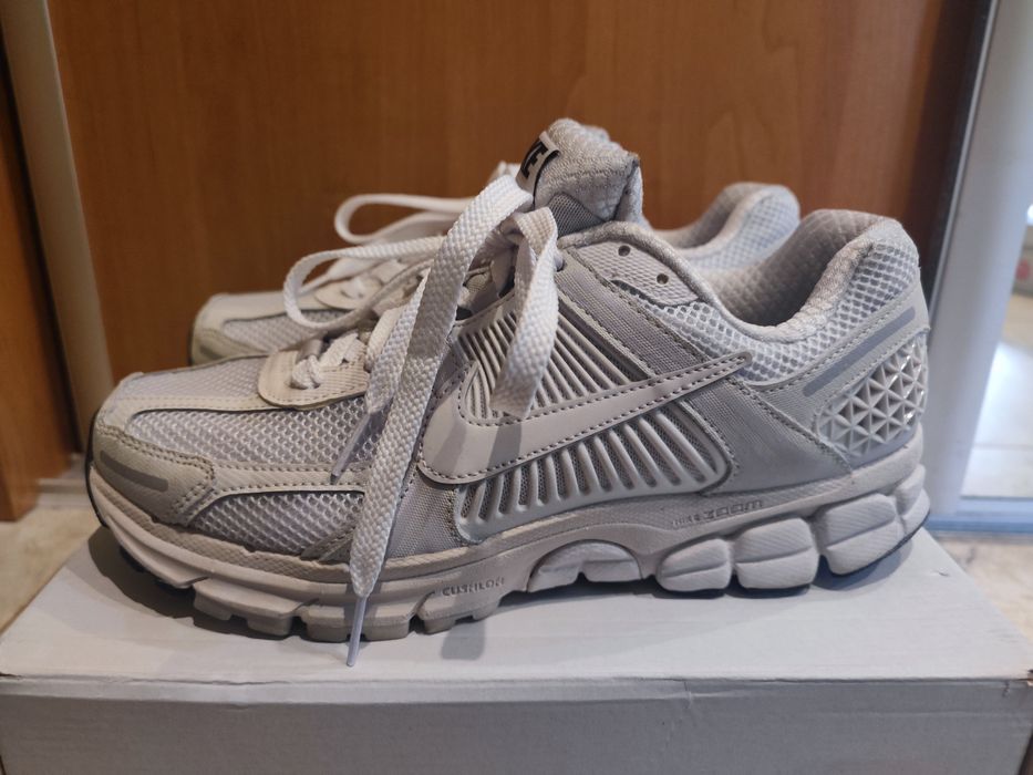 Buty sportowe  NIKE VOMERO 5  rozmiar 41