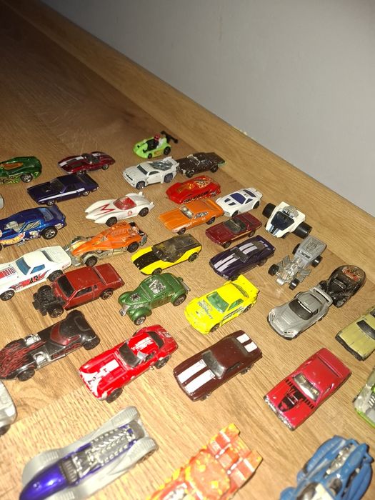 samochodziki hot wheels