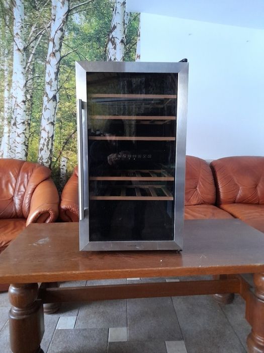Lodówka chłodziarka do wina 102 butelki pojemności