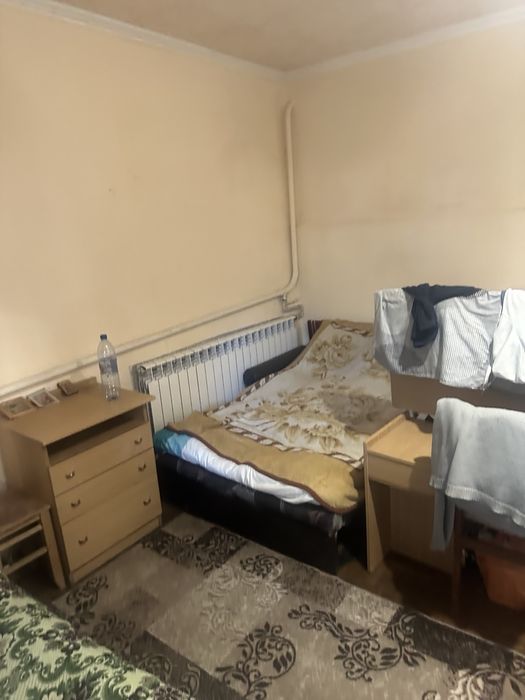 Ліжко місце, кімната на підселення