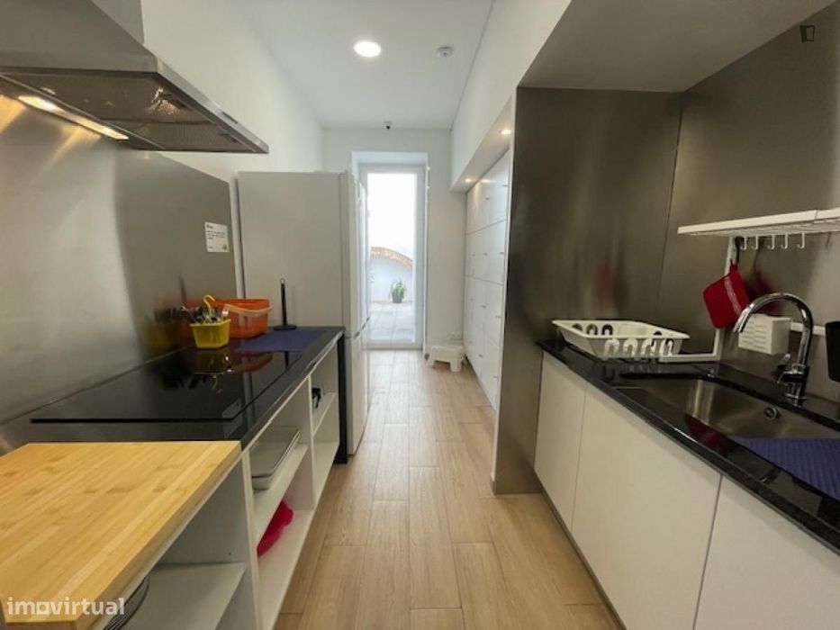 Quarto - localizado em São Sebastião Lisbon