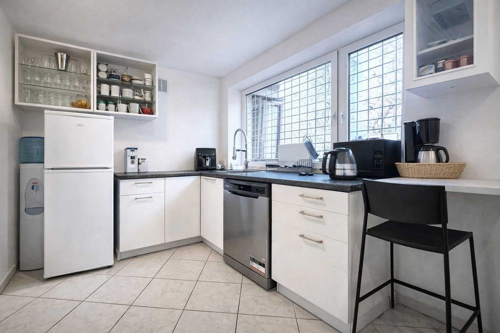 Klimatyczny wolnostojący dom na firmę - Saska Kępa