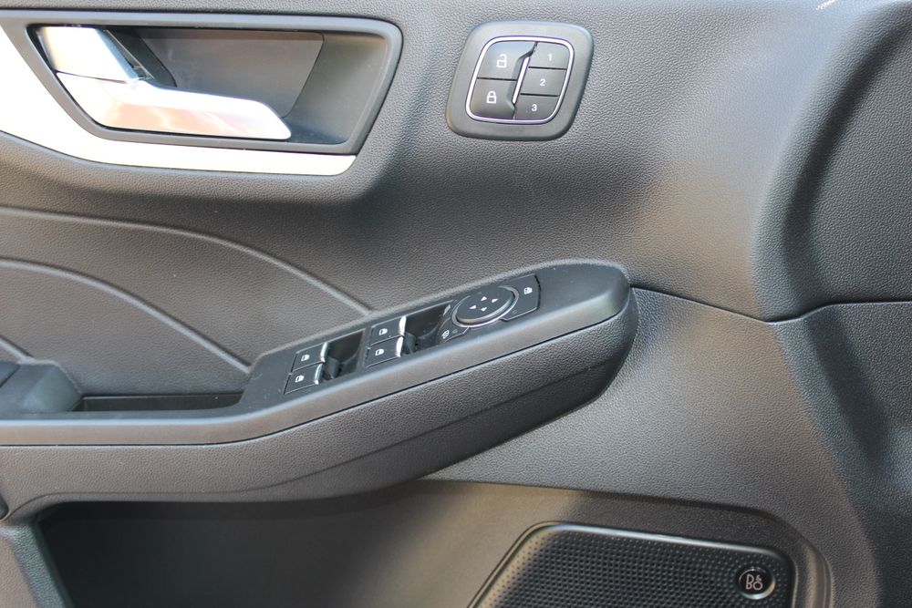 Ford escape titanium 2.5 hybrid awd