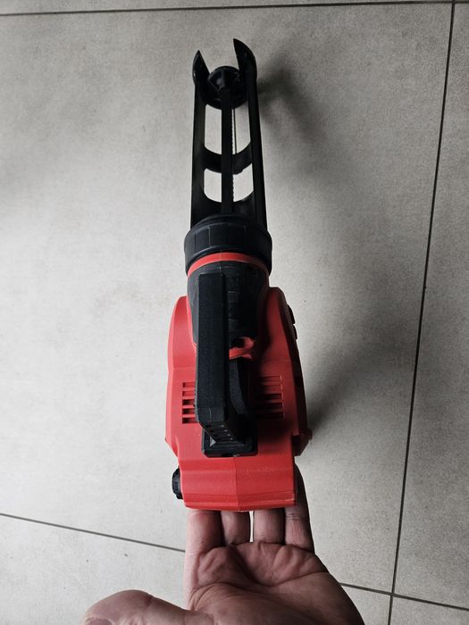 Milwaukee  m12 PCG