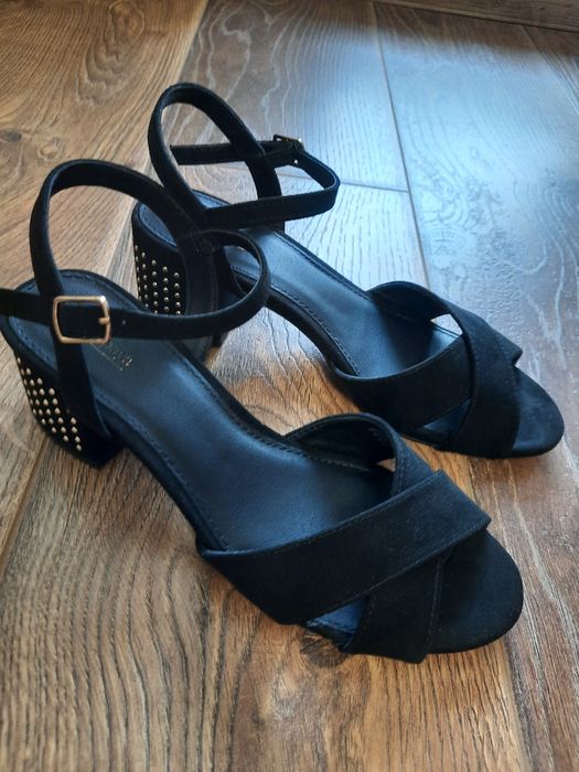 Чорні босоніжки papaya 37р.нові