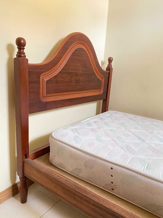 OPORTUNIDADE! Cama de Solteiro + Colchão - A BOM PREÇO