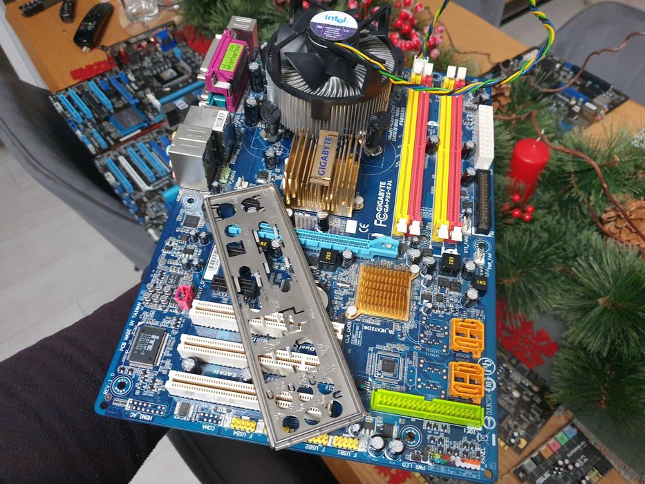 Płyta główna Gigabyte GA-P35-S3L z procesorem intel CORE 2 QUAD Q8200