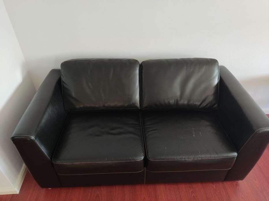 Sofá cama de couro