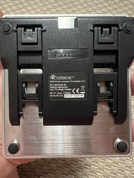 клавіатура Vidamic Technokey Slim Num з ергономічним дизайном.