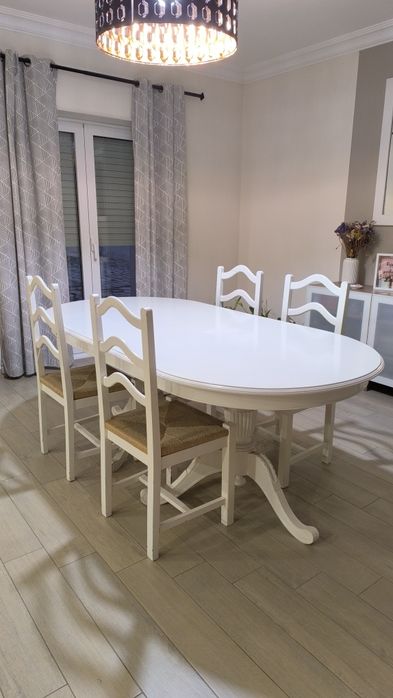 Mesa de jantar c/4 cadeiras