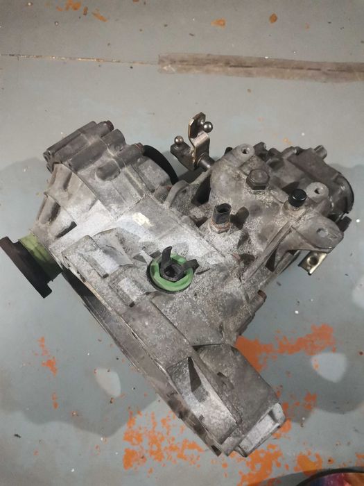 Продам коробку Duu Duw Октавия Гольф 4 Бора