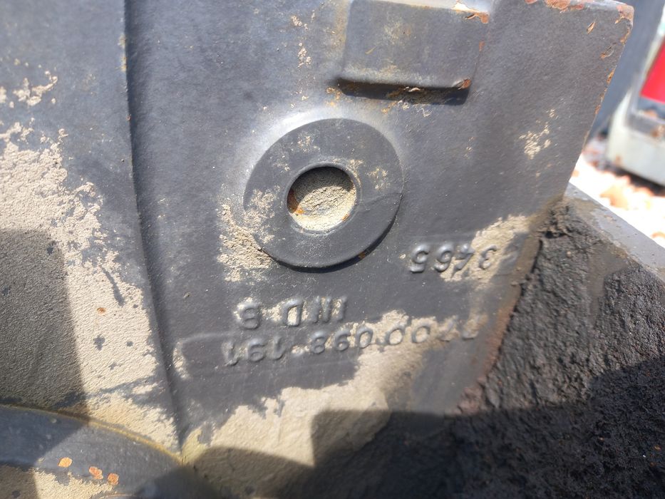 Obudowa tylniego mostu  do traktora renault ergos cergos celtis ceresc