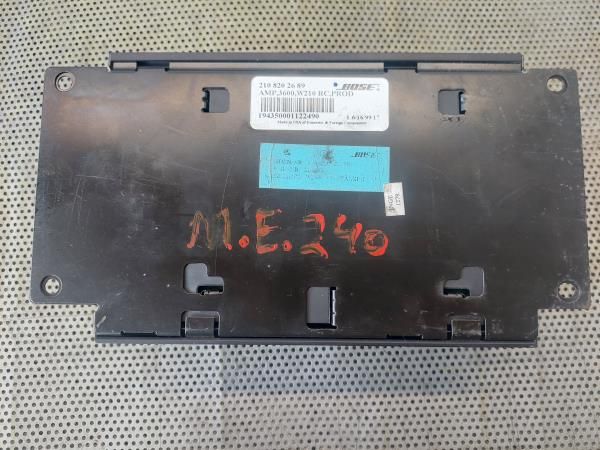 Amplificador de colunas MERCEDES-BENZ Classe E (W210)