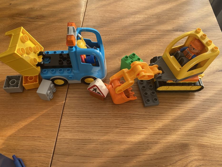 Lego Duplo - Ciężarówka i koparka gąsienicowa - 10812
