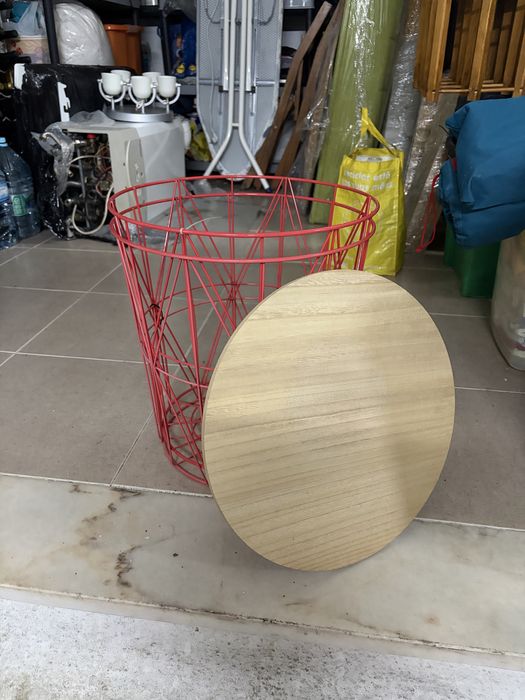 Mesa de apoio com arrumação