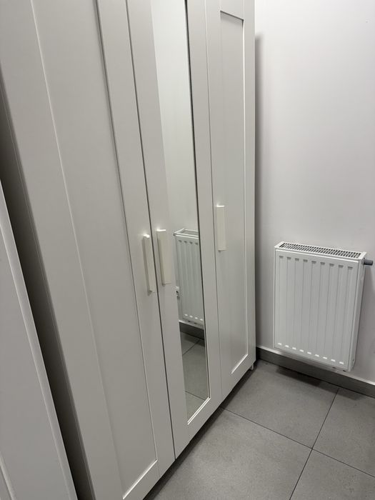 Szafa ikea ( trzydrzwiowa ) lustro