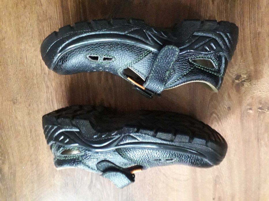 Buty      robocze  przewiewne
