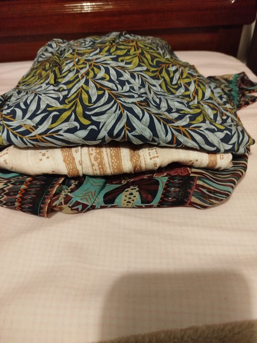 Lote de roupas femininas