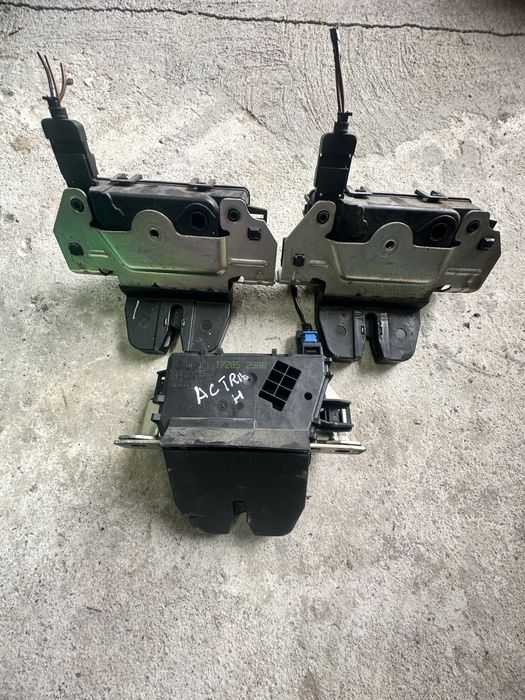 Замок задній ляди opel astra h астра н опель zafira B зафіра