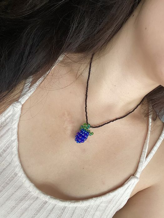 Naszyjnik z koralików z owocem jeżyna, niebieska malina, handmade