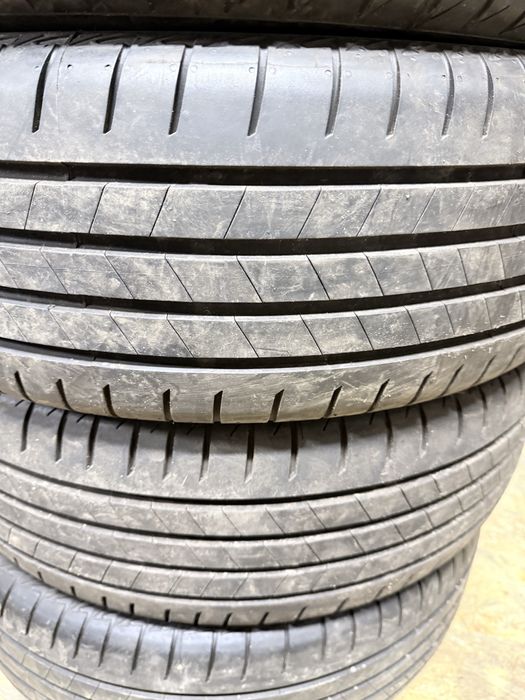 Шини літні 215/60/17 Bridjestone  turanza T005