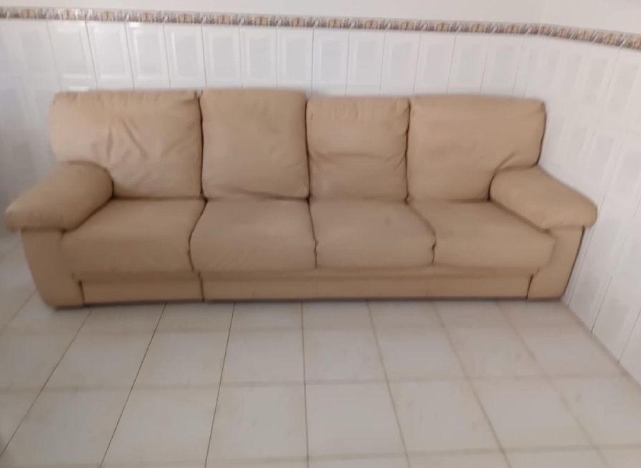 Sofá em pele genuína